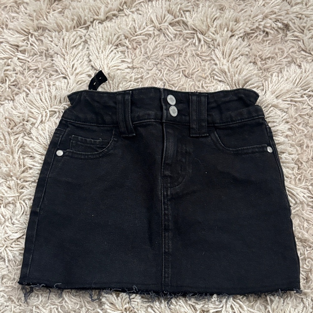 Art Class Black Fabric Detail